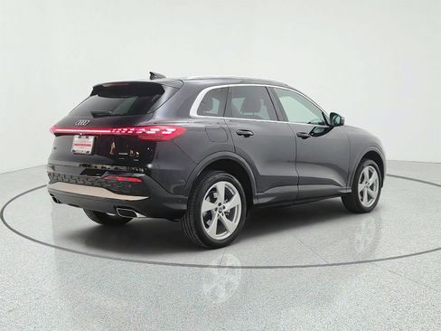 Used 2025 Audi Q5 Premium Plus w/ Premium Plus AWD/4WD image 5