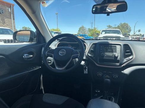 Used 2016 Jeep Cherokee Sport AWD/4WD image 12