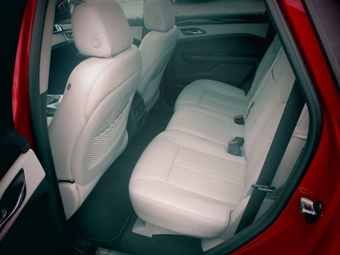 Used 2016 Cadillac SRX Luxury w/ Driver Awareness Package FWD image 14