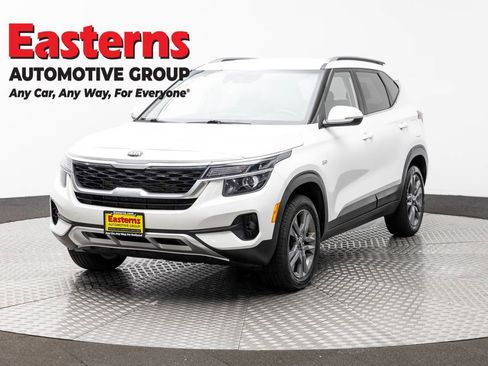 Used 2021 Kia Seltos S image 1