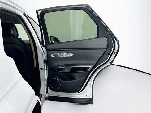 Used 2025 Genesis GV70 2.5T AWD/4WD image 30
