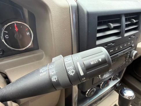 Used 2011 Jeep Liberty Sport w/ Trailer Tow Class III Group AWD/4WD image 42