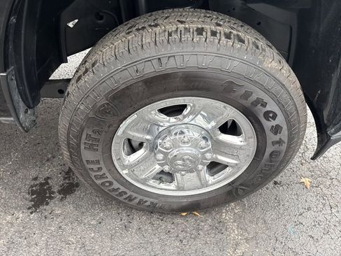 Used 2025 RAM 2500 Tradesman w/ Chrome Appearance Group image 39