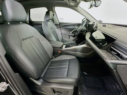 Used 2025 Audi Q5 Premium w/ Convenience Package AWD/4WD image 8