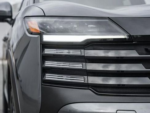 Used 2025 Nissan Kicks SV w/ Charging Package image 14