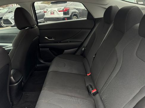 Used 2021 Hyundai Elantra SE w/ Cargo Package image 21