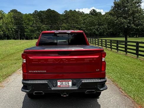 Used 2021 Chevrolet Silverado 1500 LT Trail Boss w/ Convenience Package II AWD/4WD image 7
