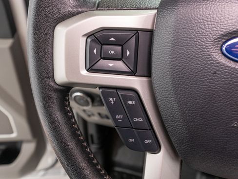Used 2018 Ford F150 Lariat AWD/4WD image 32