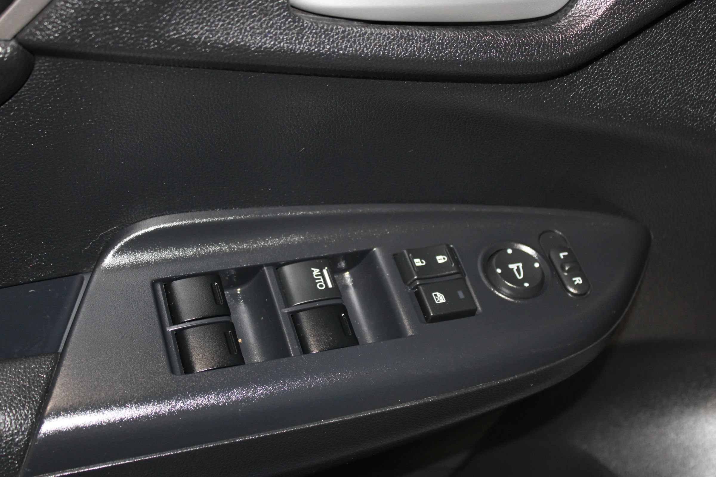 Used 2017 Honda Fit EX-L image 9