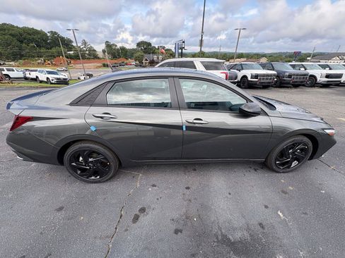 New 2026 Hyundai Elantra SEL Sport FWD image 5