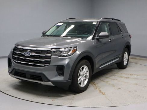 Certified 2025 Ford Explorer Active AWD/4WD image 7
