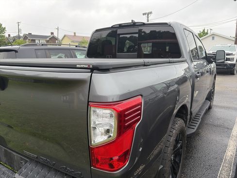 Used 2023 Nissan Titan SV w/ SV Convenience Package AWD/4WD image 6