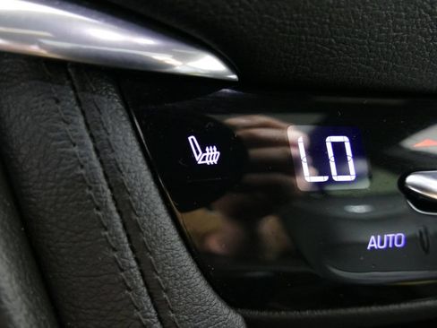 Used 2020 Cadillac XT5 Premium Luxury AWD/4WD image 19