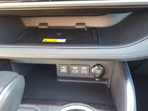 Used 2023 Toyota Highlander Platinum image 16