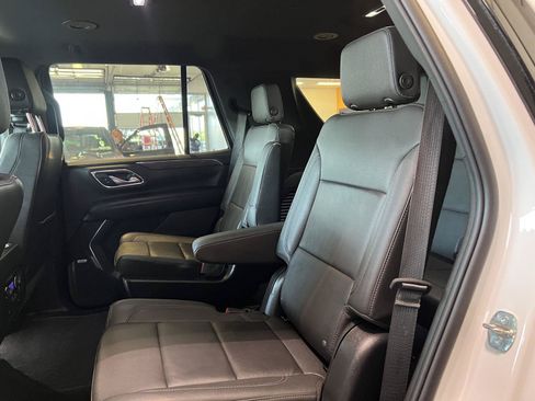 Used 2022 Chevrolet Tahoe Z71 w/ Luxury Package AWD/4WD image 19