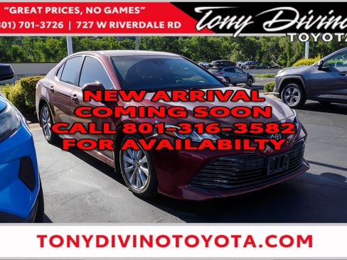 Used 2020 Toyota Camry LE FWD image 1