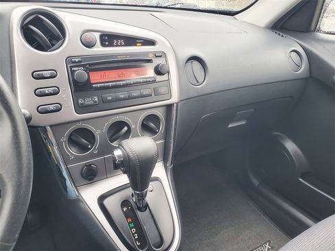 Used 2006 Toyota Matrix XR image 10