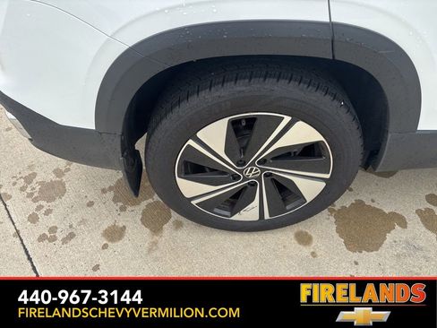 Used 2025 Volkswagen Taos SE AWD/4WD image 54