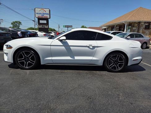 Used 2019 Ford Mustang Premium RWD image 3