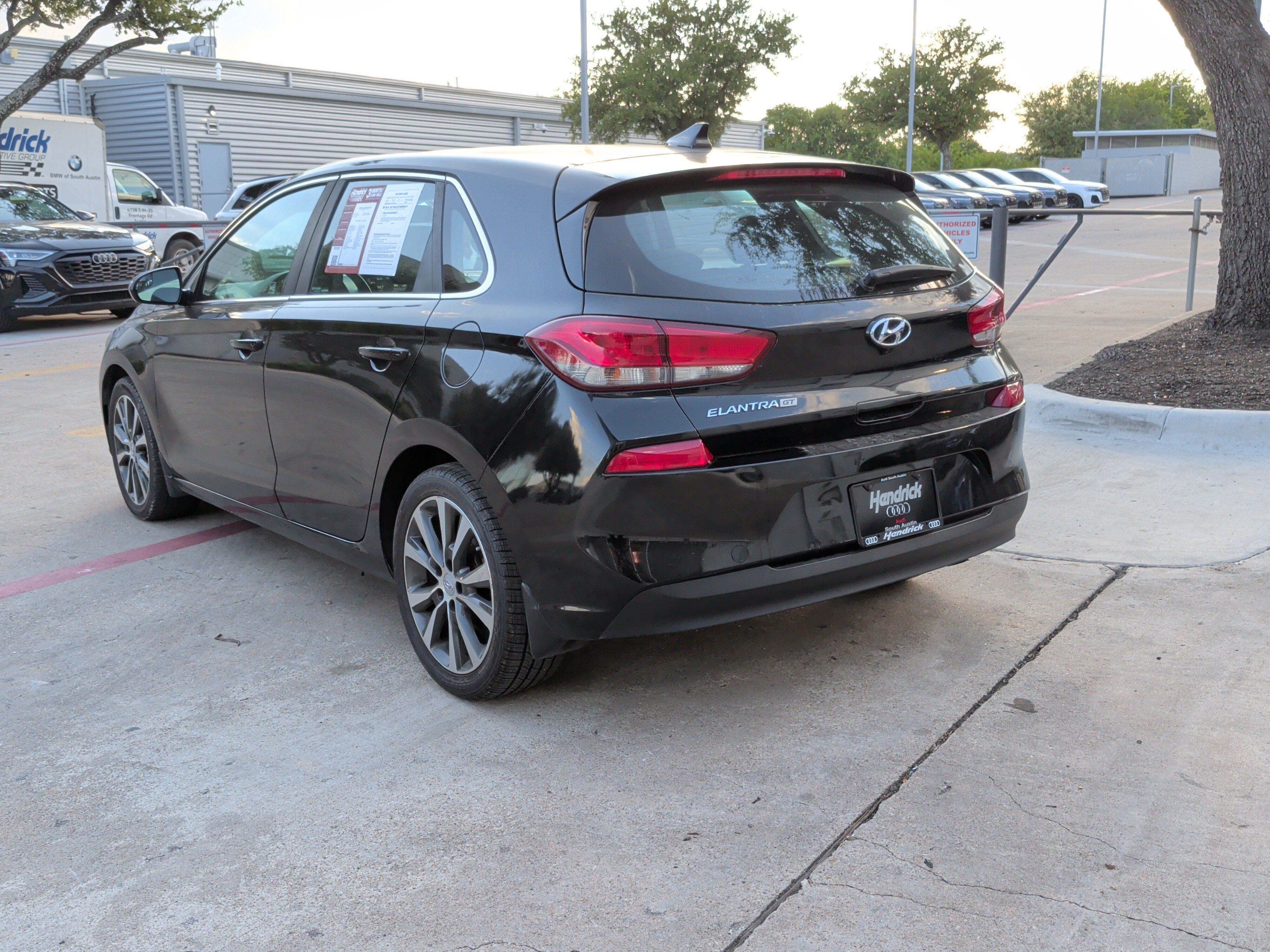 Used 2018 Hyundai Elantra GT FWD image 8