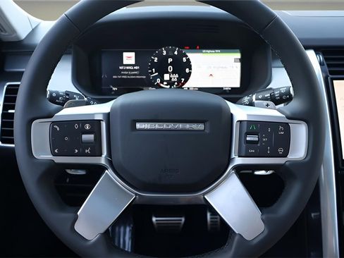New 2026 Land Rover Discovery Limited Edition image 19