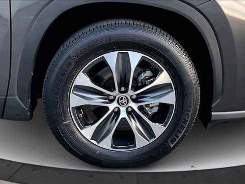 Used 2022 Toyota Highlander XLE image 34