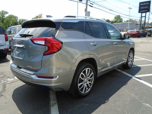 Used 2023 GMC Terrain Denali w/ Denali Premium Package AWD/4WD image 7