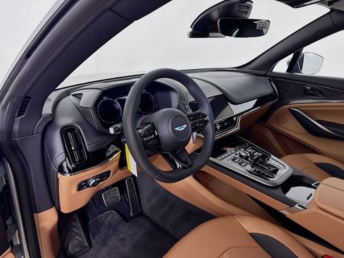 New 2026 Aston Martin DBX 707 AWD/4WD image 10