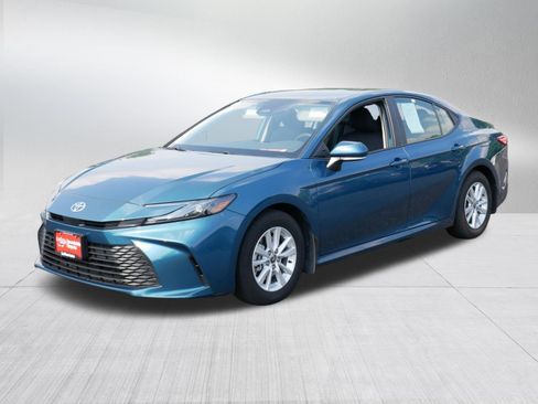 Certified 2025 Toyota Camry LE w/ Convenience Package FWD image 3