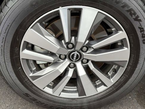 Used 2023 Nissan Pathfinder SL image 12