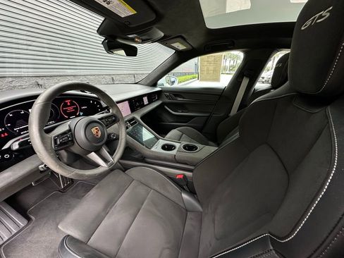 Used 2024 Porsche Taycan GTS image 4