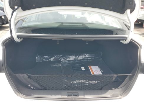 Used 2025 Nissan Sentra SR w/ Midnight Edition FWD image 24