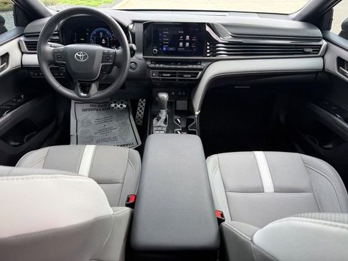 Used 2025 Toyota Camry SE w/ Convenience Package FWD image 13