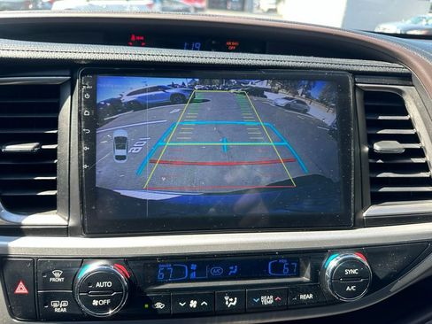 Certified 2018 Toyota Highlander XLE image 13