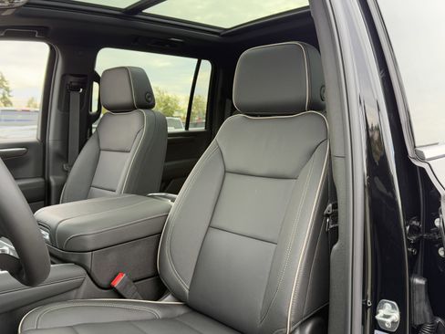 New 2026 Chevrolet Suburban Premier w/ Sun And Tow Package image 12