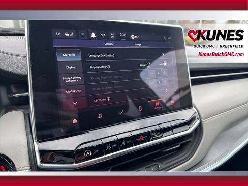 Used 2025 Jeep Compass Limited image 22