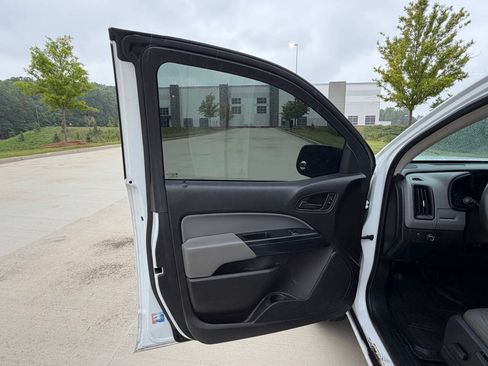 Used 2016 Chevrolet Colorado W/T RWD image 9