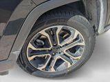 Used 2023 Jeep Compass Limited image 3