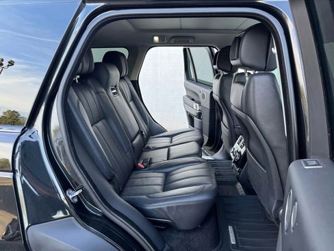 Used 2017 Land Rover Range Rover HSE image 18