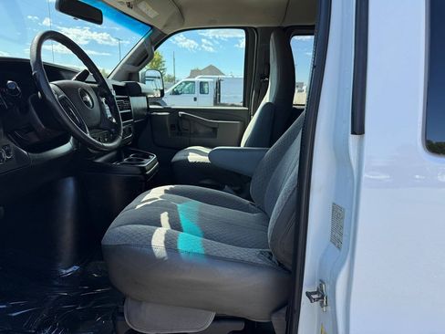 Used 2020 Chevrolet Express 3500 LS RWD image 15