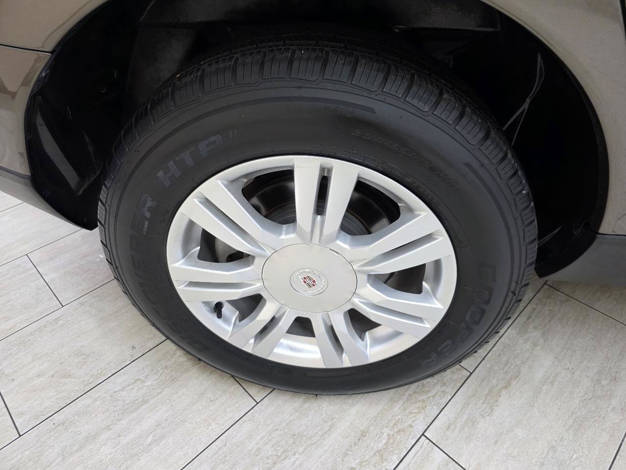 Used 2014 Cadillac SRX FWD image 38
