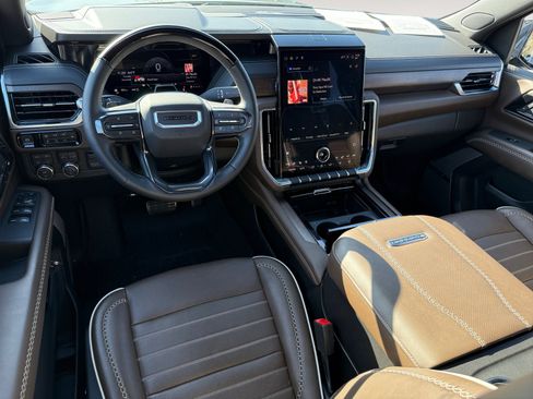 New 2025 GMC Yukon Denali Ultimate w/ LPO, Illumination Package AWD/4WD image 15