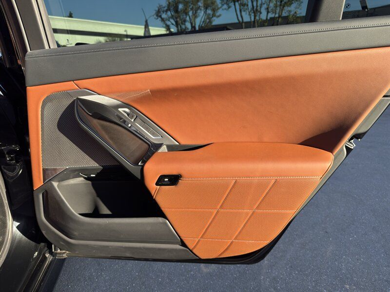 Used 2025 BMW i7 eDrive50 w/ M Sport Package RWD image 44