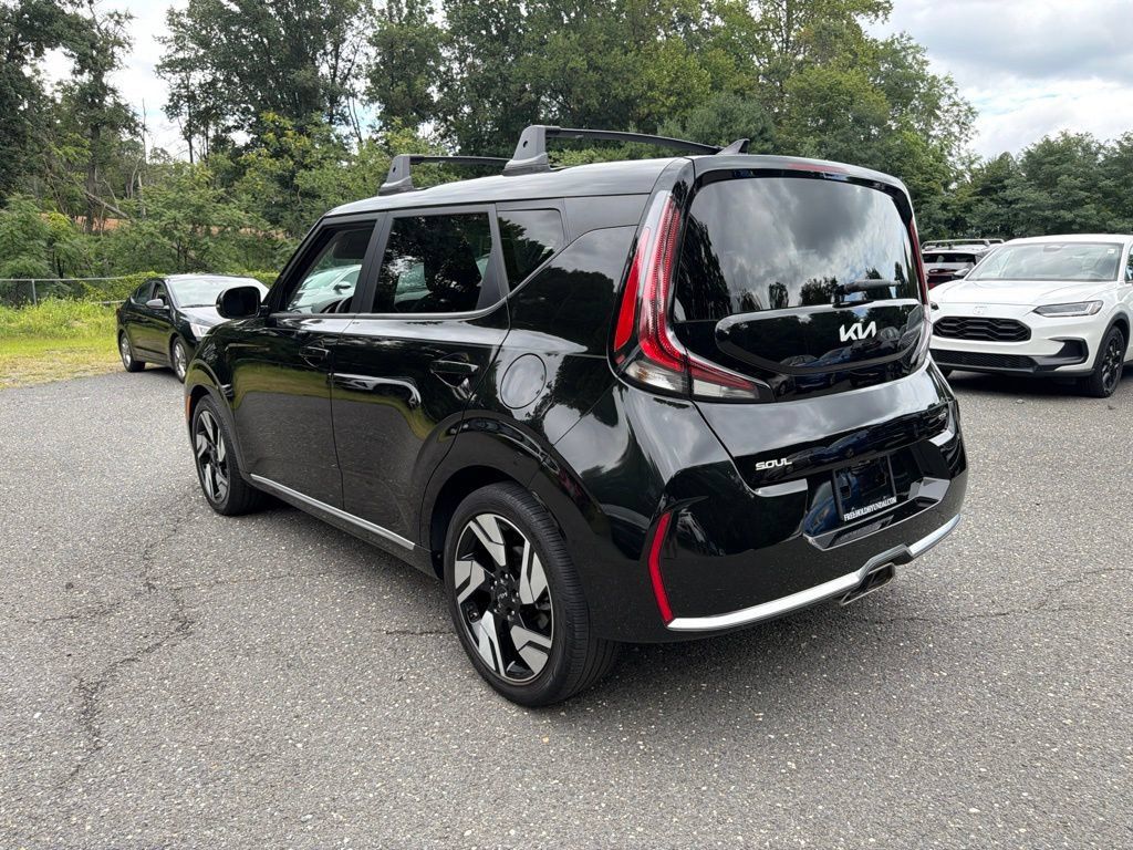 Used 2024 Kia Soul GT-Line FWD image 4