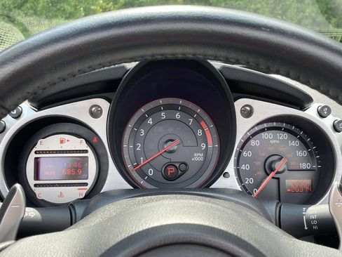 Used 2010 Nissan 370Z Touring w/ Sport Pkg RWD image 22