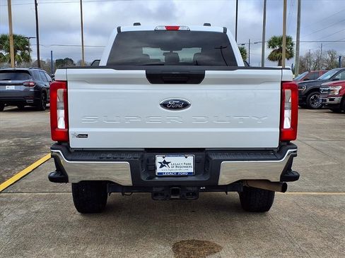 Certified 2025 Ford F250 XLT image 5