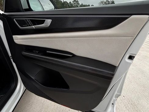 Used 2024 Volkswagen Atlas Cross Sport SEL Premium R-Line image 19