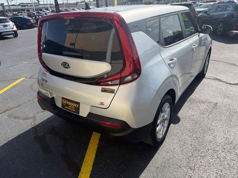 Used 2021 Kia Soul S FWD image 5