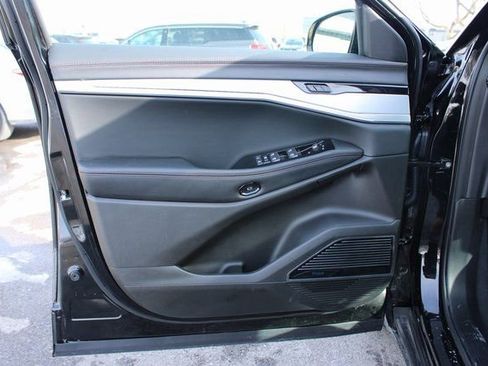 Used 2024 Jeep Wagoneer Launch Edition image 10