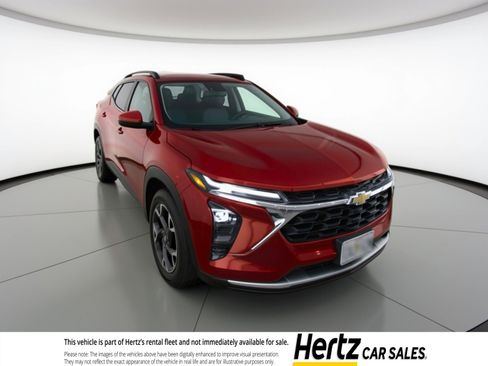 Used 2025 Chevrolet Trax LT FWD image 1